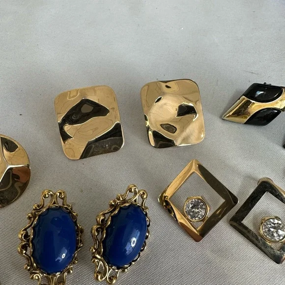 Vintage goldtone earring lot 7 pair - Picture 6 of 8